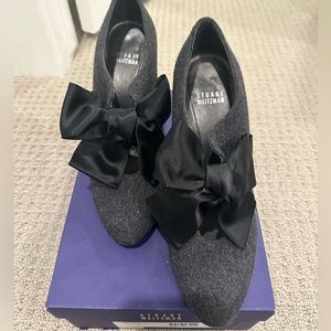 Stuart Weitzman - Grey Flannel with black silk bow